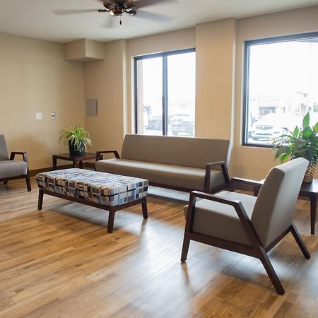 Lomira Inn And Suites Luaran gambar