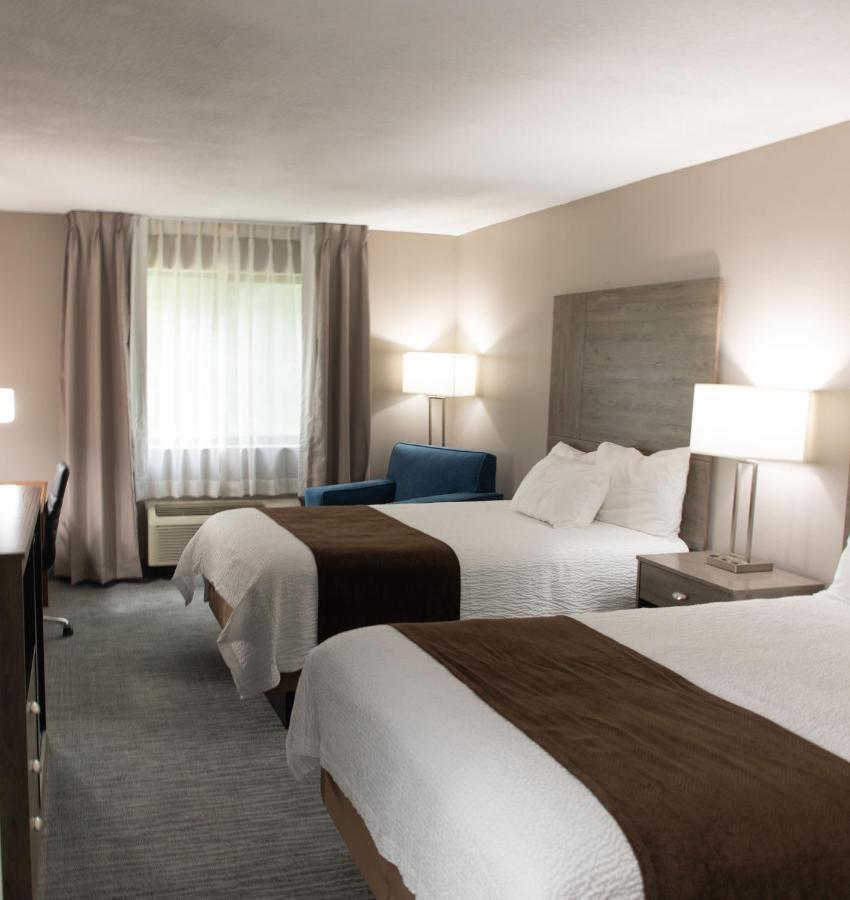 Lomira Inn And Suites Luaran gambar